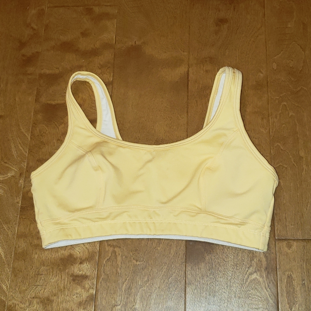 NWOT sport bra 36B Moving Comfort